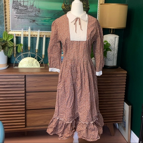 Vintage cottagecore dream dress ruffled hem - Picture 2 of 9